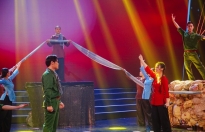 Hình ảnh 'Mẹ Việt Nam thời kháng chiến' tái hiện trên sân khấu 'Sao tìm sao' mùa 2