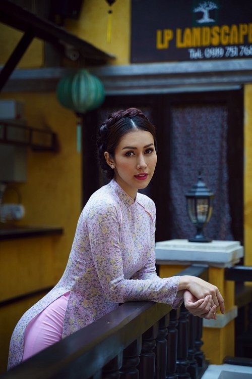 Hoa hậu Phan Thu Quyên đẹp dịu dàng trong BST áo dài Tết của NTK An Nhiên