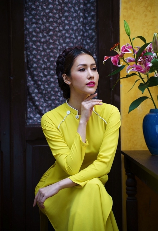 Hoa hậu Phan Thu Quyên đẹp dịu dàng trong BST áo dài Tết của NTK An Nhiên