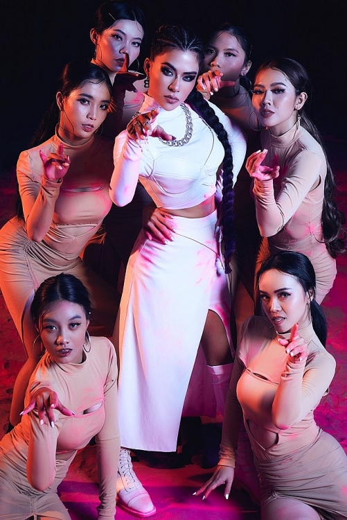 Hà Nhi hợp tác cùng Võ Hoàng Yến, Mâu Thủy ra mắt MV 'Thơm'