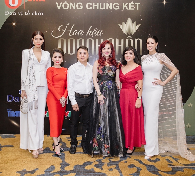 Hà Kiều Anh, Lan Khuê đọ sắc đi chấm 'Hoa hậu doanh nhân Việt Nam 2021'