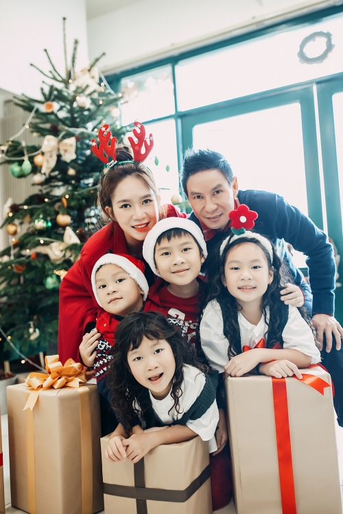 Gia đình Lý Hải hạnh phúc cùng nhau đón Giáng sinh sớm