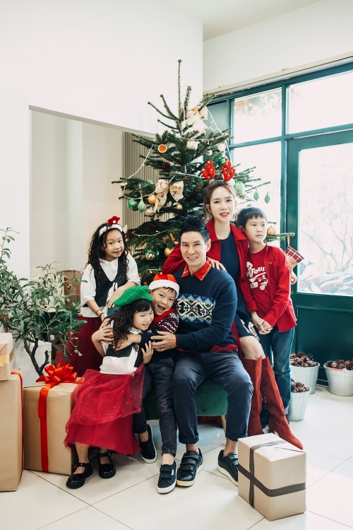 Gia đình Lý Hải hạnh phúc cùng nhau đón Giáng sinh sớm
