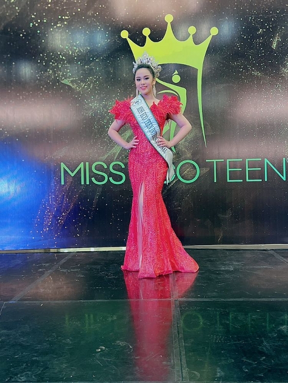 Bella Vũ Huyền Diệu đăng quang 'Miss Eco Teen International 2021'