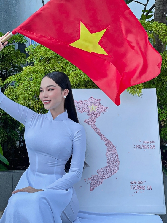 Nhan sắc rạng rỡ của 'Hoa hậu du lịch các quốc gia 2021' Hoàng Hương Ly