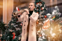 Cùng Saxophone Minh Tâm Bùi đắm chìm trong bản hòa tấu Giáng sinh
