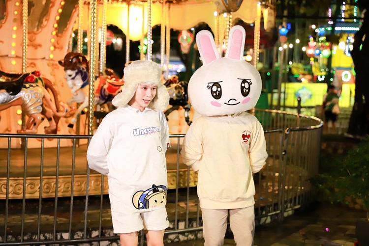 Đỗ Hoàng Dương tặng quà Giáng sinh cho fan ruột