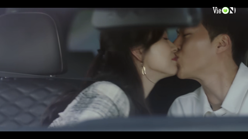 'Bây giờ, chúng ta đang chia tay': Sau nụ hôn ngọt ngào, Song Hye Kyo quyết định chia tay Jang Ki Yong