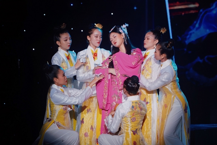 Triệu Lộc nhận giải thưởng ấn tượng dành cho bảng ca sĩ của 'Sao tìm sao 2021'