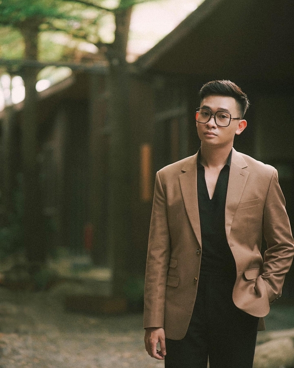 MC Quang Huy được khen khi làm Host 'Khi ta 20'