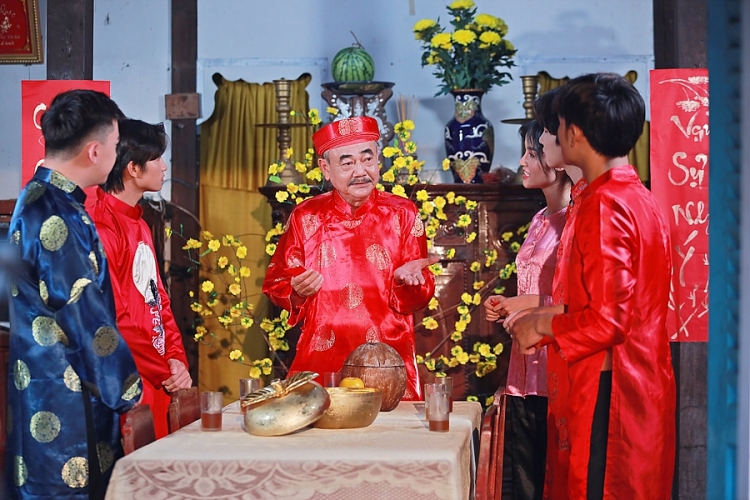 NSƯT Trịnh Kim Chi tái hiện các phong tục truyền thống ngày Tết trong 'Về nhà là Tết'