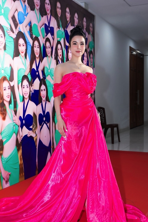Người đẹp đến từ Ninh Thuận - Bích Hạnh đăng quang 'Hoa hậu quý bà Việt Nam 2022'