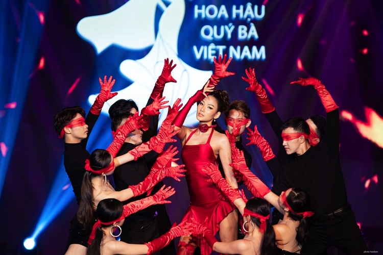 Người đẹp đến từ Ninh Thuận - Bích Hạnh đăng quang 'Hoa hậu quý bà Việt Nam 2022'