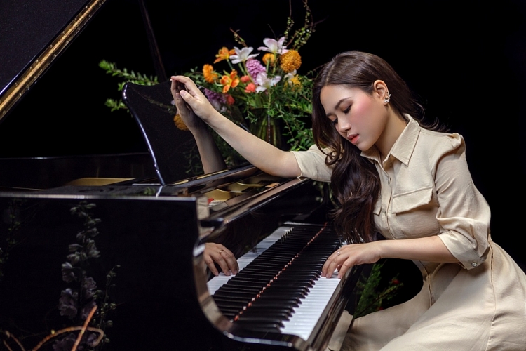 Thùy Chi ra mắt MV đơn giản mà xúc động cho bản ballad đình đám 'The masked singer Vietnam'