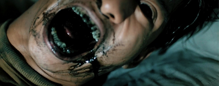 'Chú nguyền tái sinh': Lời nguyền tàn khốc khiến người chết sống lại thành ác quỷ khát máu