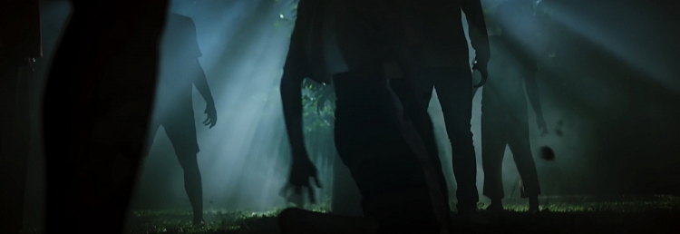 'Chú nguyền tái sinh': Lời nguyền tàn khốc khiến người chết sống lại thành ác quỷ khát máu