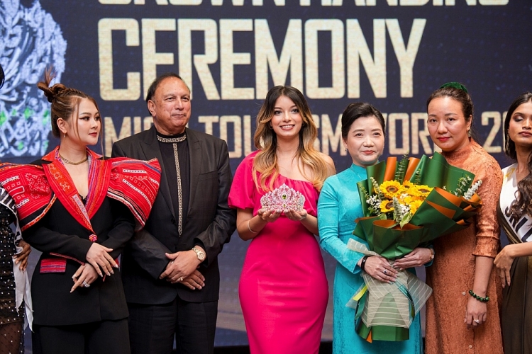 Lê công bố vương miện 'Miss Tourism World 2022 – Hoa hậu du lịch thế giới 2022'