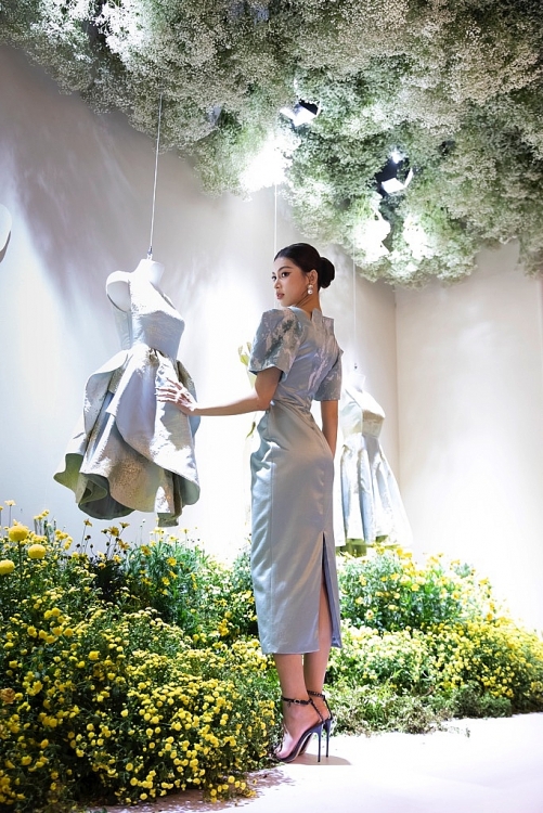 Dàn Hoa hậu, Á hậu làm nàng thơ tại thảm đỏ ngày 2 triển lãm 'Cuộc dạo chơi của những cánh hoa' của PHUONG MY