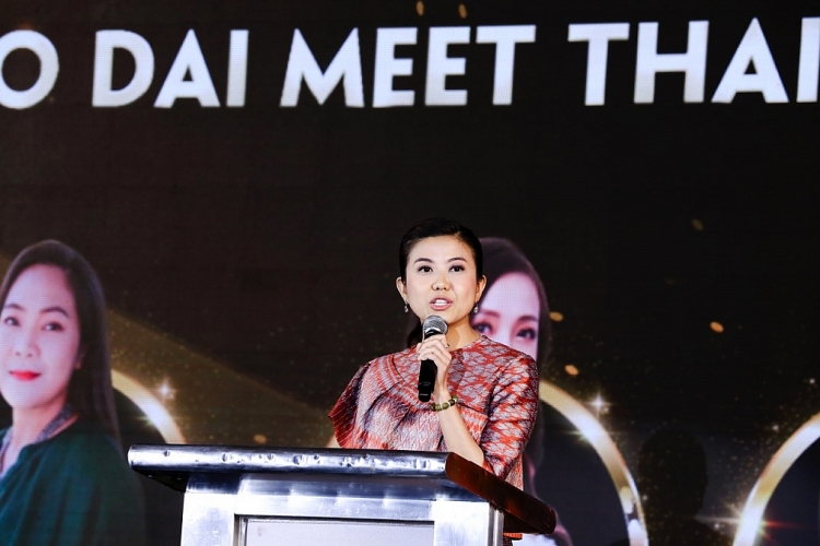'Thai Silk International Fashion Week 2022': Khi áo dài gặp gỡ lụa Thái