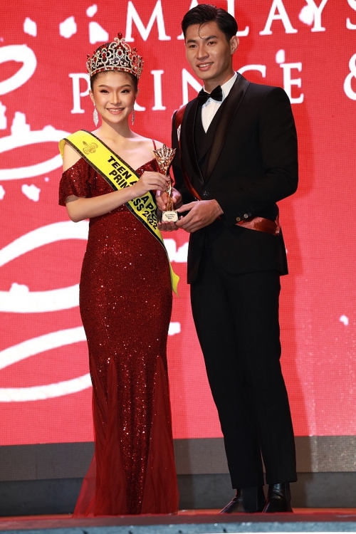 Phạm Văn Quốc đăng quang Á vương 1, ẵm luôn 3 giải thưởng phụ tại 'Mister & Miss Asian International 2022'