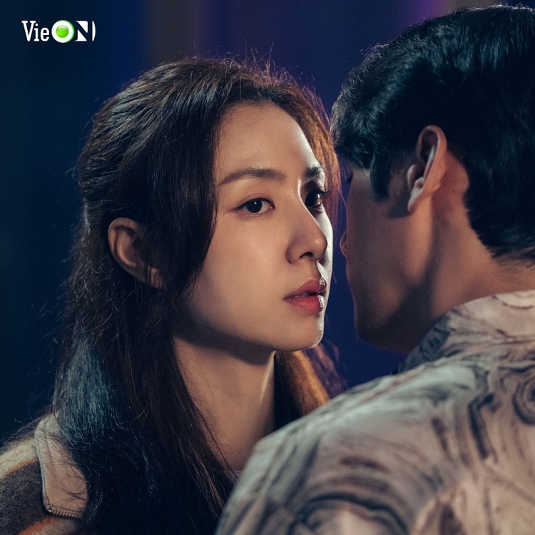 Hong Soo Hyun 'cạch mặt' bạn thân Seo Ji Hye vì tội cướp chồng