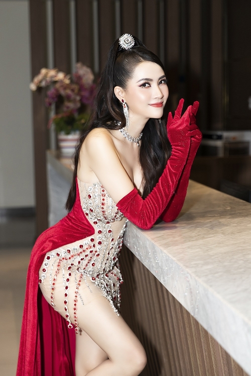 Hoa hậu Phan Thị Mơ xót xa tình cảnh lao động nghèo mất việc mùa Tết