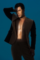 Á vương Hoàng Phi Kha: Người mẫu yêu đại gia là chuyện bình thường!