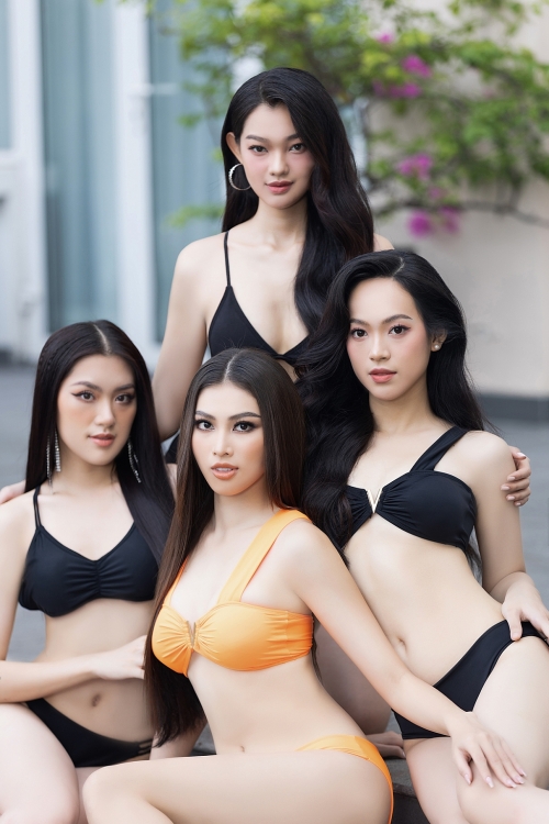 Á hậu Ngọc Thảo khoe dáng nóng bỏng trong bộ ảnh cùng top 3 Best In Swimsuit 'Hoa hậu Việt Nam 2022'