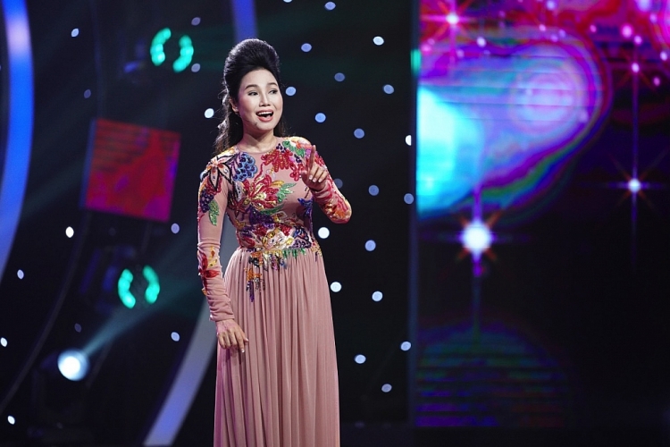 Ca sĩ Thùy Trang kể chuyện hát song ca với Quang Lê khi đang mang bầu