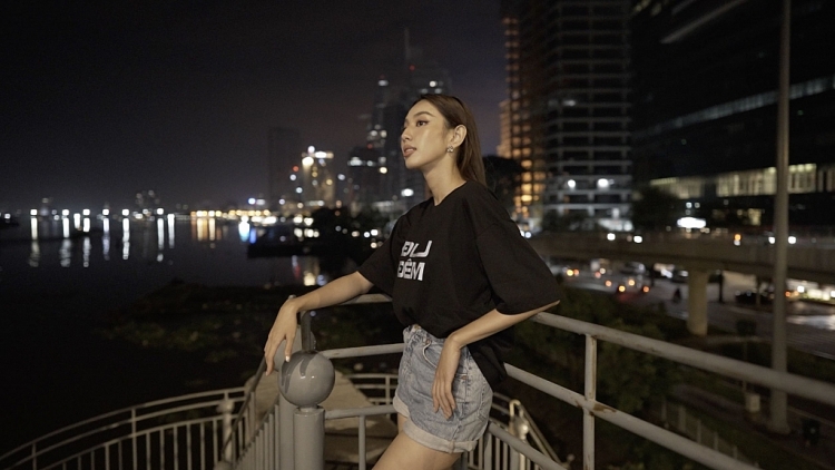 Hoa hậu Thùy Tiên 'làm sạch' môi trường mạng với loạt series chất lượng và giá trị