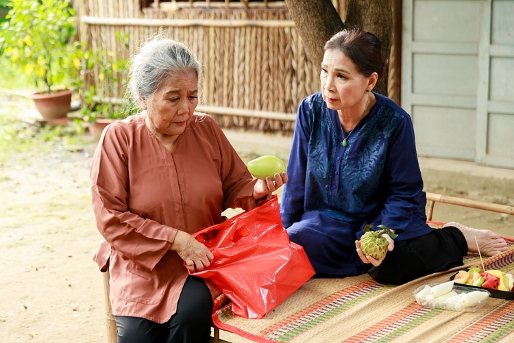 Mẹ chồng - nàng dâu 'Dù gió có thổi' tuyên bố 'chặt chém' nhau khi tái xuất trong phim Tết