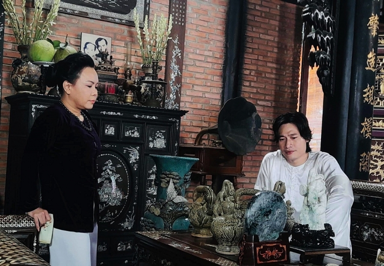 Việt Hương, Nguyệt Ánh, Quỳnh Lam chung chồng trong phim mới 'Bến đỗ liêu xiêu'
