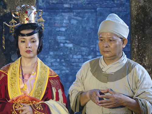 nsut dinh chien nguoi nghe sy chi nho mat ma quen ten
