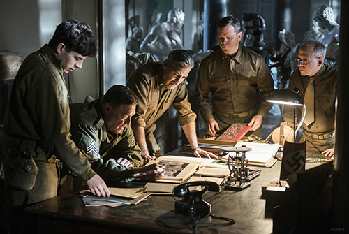George_Clooney_ang_ch_m_tng_vng_vi_The_Monuments_Men_ti_Oscar_2014