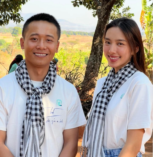 Hoa hậu Thùy Tiên và Quang Linh Vlog để lại ấn tượng sâu sắc khi cùng nhau ghi lại những khoảnh khắc đáng nhớ trong bộ ảnh cưới. Hãy cùng đón xem để được chiêm ngưỡng tình yêu đẹp như mơ của hai người.