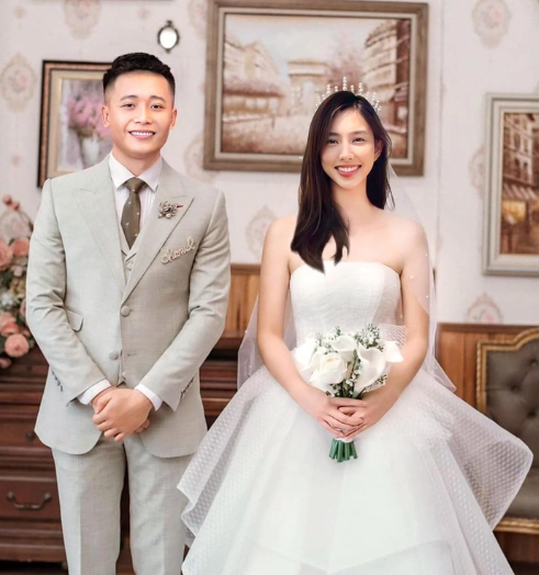 Hoa hậu Thùy Tiên và Quang Linh Vlog rò rỉ ảnh cưới?