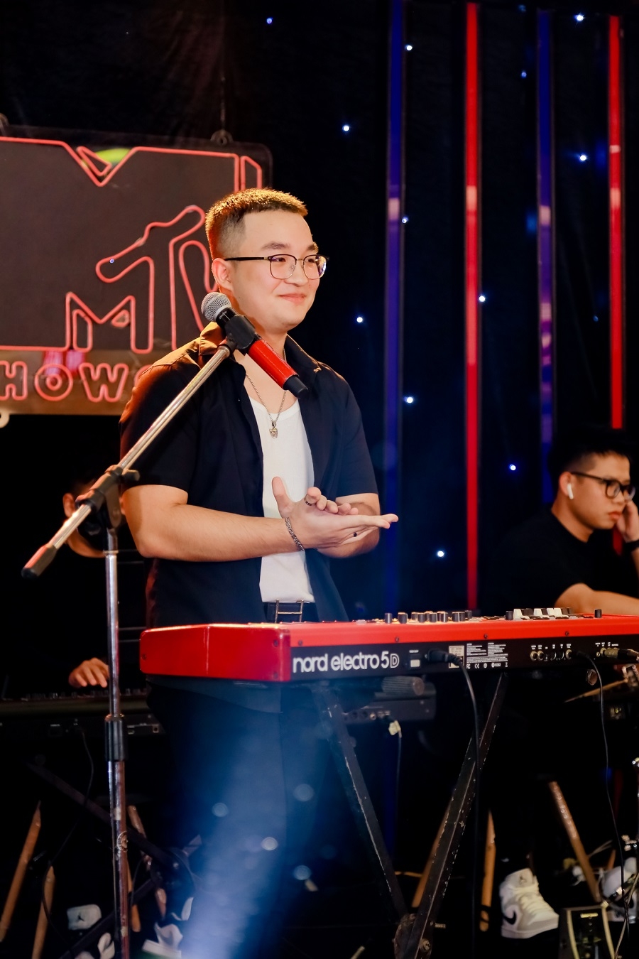 Trương Thảo Nhi, Ngô Lan Hương, Rtee đổ bộ sân khấu MTV Showcase cực hoành tráng