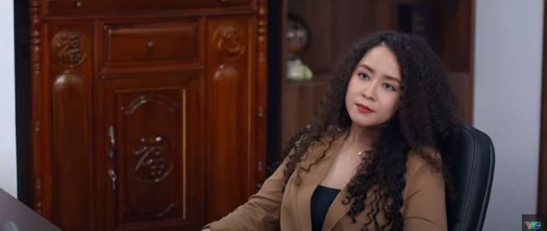 'Chồng cũ, vợ cũ, người yêu cũ' tập 28: Việt không vui khi Giang nhận hoa của tình cũ