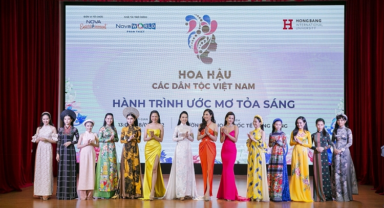 H'Hen Nie đón sinh nhật đặc biệt cùng Hoa hậu các Dân tộc Việt Nam