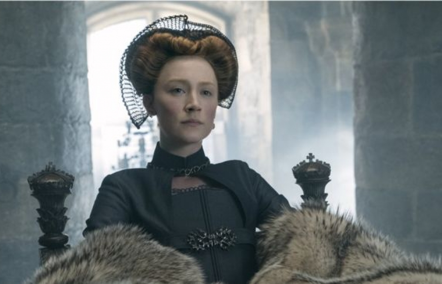 Nữ đạo diễn Josie Rourke bảo vệ cảnh “nhạy cảm” trong bộ phim ‘Mary Queen of Scots’