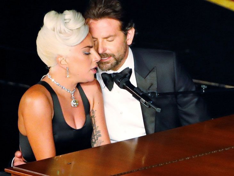 Lady Gaga bác tin đồn có tình cảm với Bradley Cooper