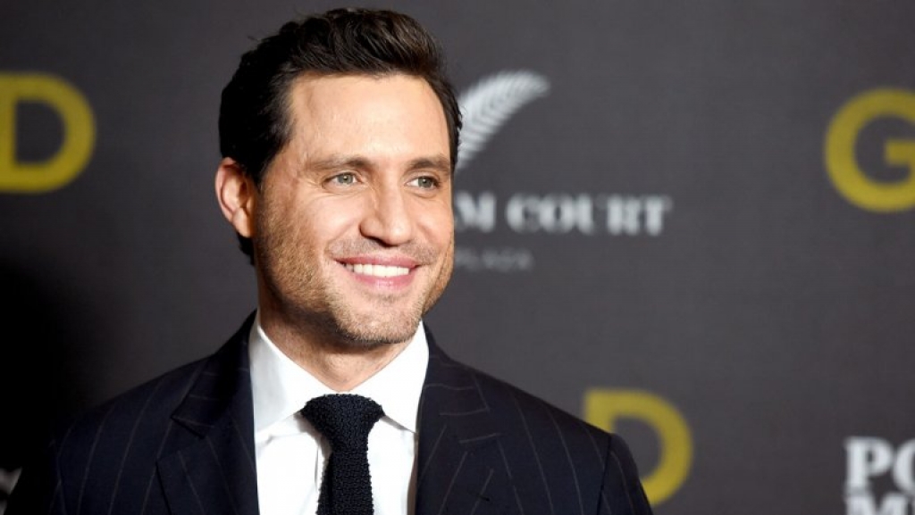 edgar ramirez cung dwayne johnson tham gia bo phim jungle cruise