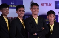 Đội bóng nhí Thái Lan được cứu trong hang ngầm ký hợp đồng với Netflix