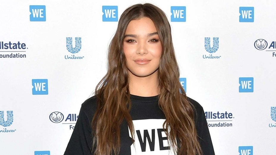 hailee steinfeld tham gia bo phim hai lang man voicemails for isabelle