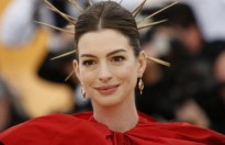 Anne Hathaway chống “thiên vị da trắng” trong vụ đâm người trên xe lửa