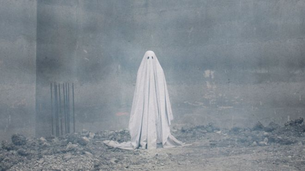 casey affleck bien thanh ma trong a ghost story