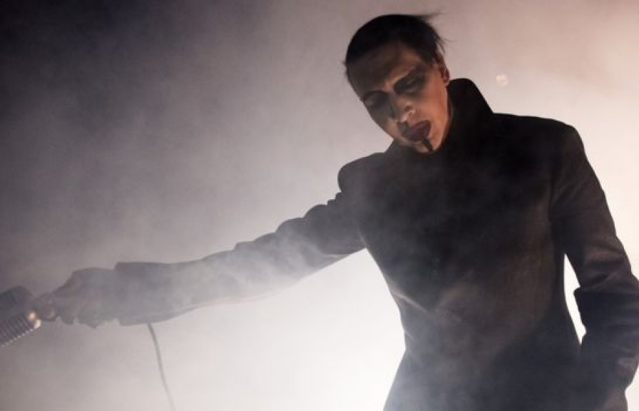 Ngôi sao Marilyn Manson đang hồi phục sau tai nạn sân khấu