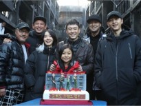 Đoàn làm phim "Battleship Island" đã cảm động trước tấm lòng của Song Joong Ki