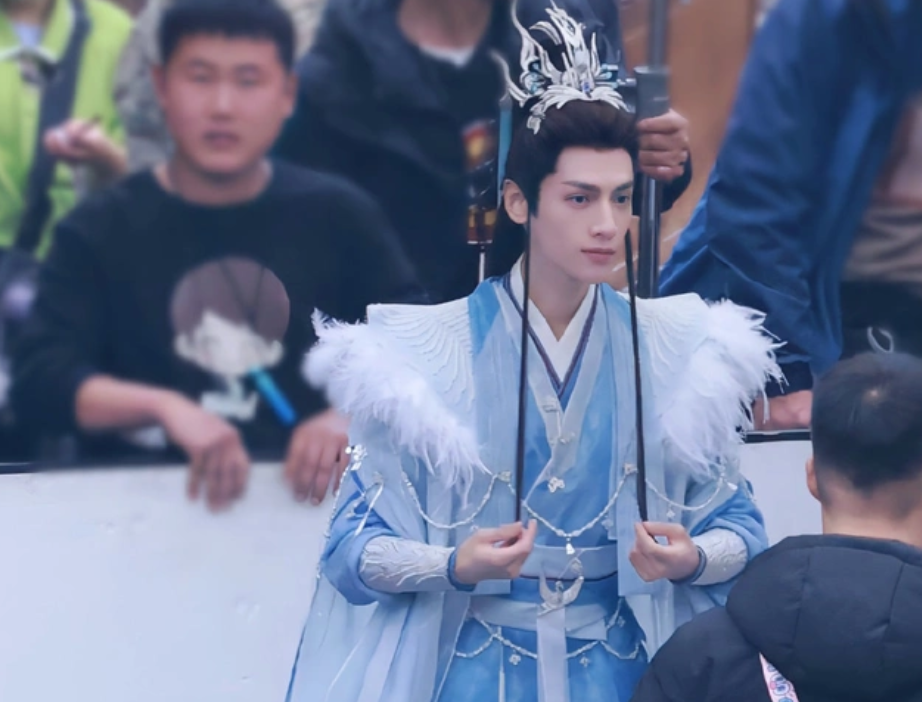 La Vân Hi bị chê 'nữ tính' hơn cả Bạch Lộc trong 'Trường Nguyệt Tẫn Minh'