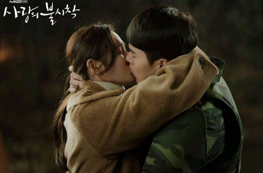 Hành trình tình yêu của Hyun Bin và Son Ye Jin: Ba lần phủ nhận và một cái kết viên mãn